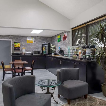 Quality Inn Толедо Екстериор снимка