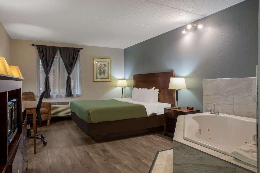 Quality Inn Толедо Стая снимка