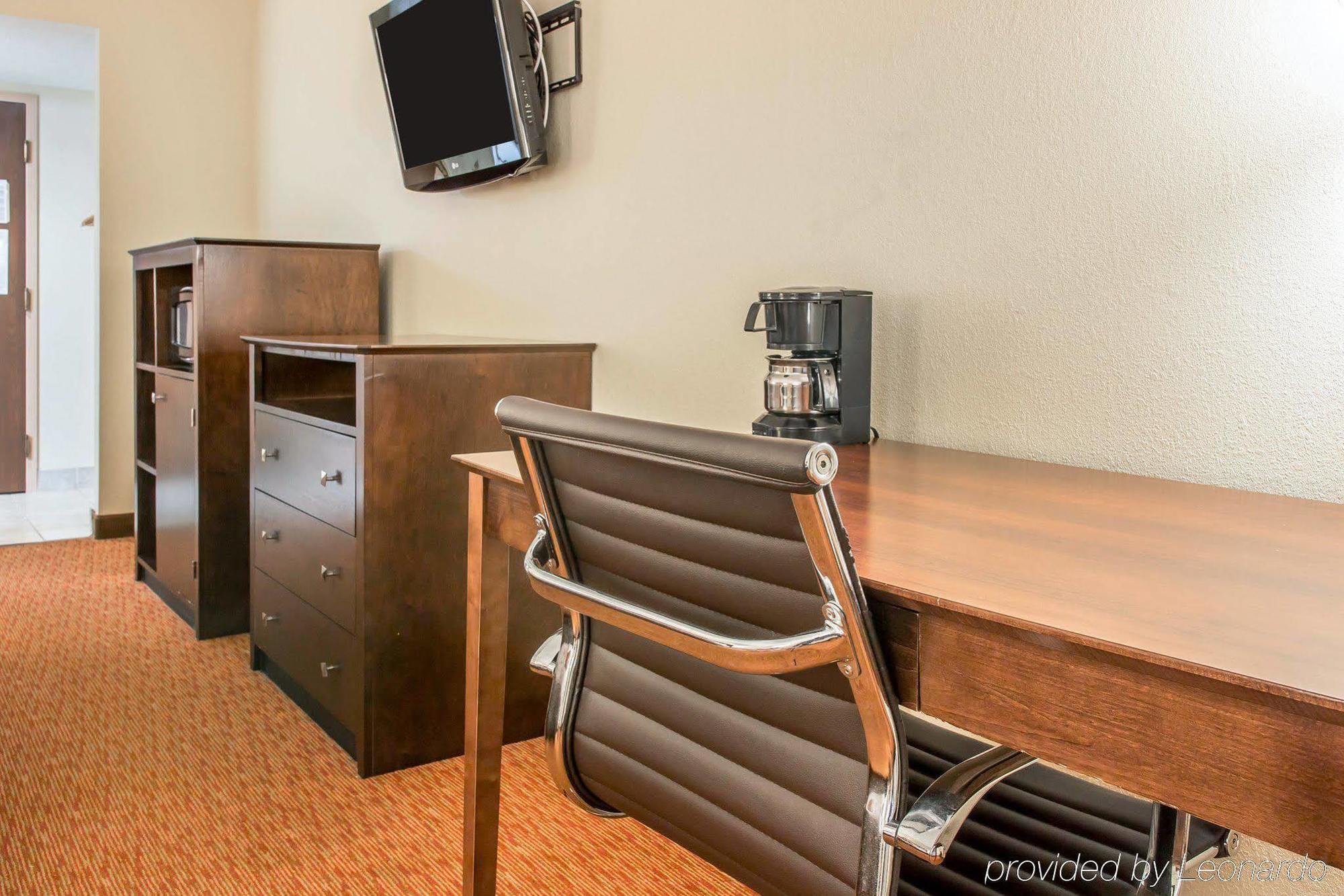 Quality Inn Толедо Екстериор снимка